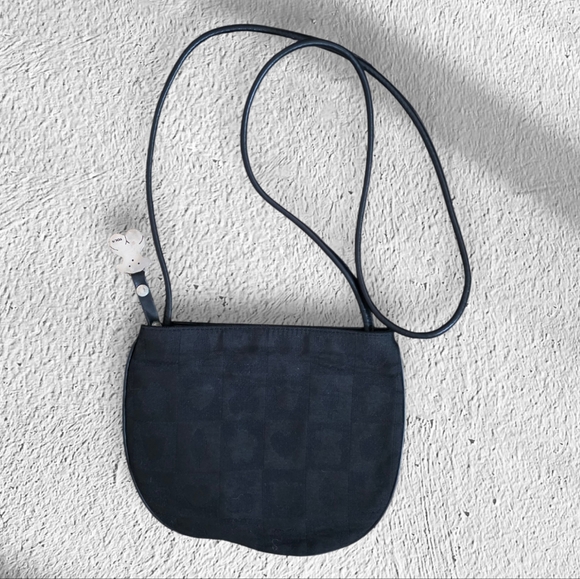 TOUS Vintage Minimalist Canvas Crossbody Bag, Teddy Bear Bag Charm - Picture 3 of 16